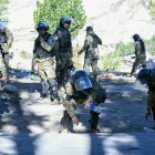 Agentes policiales durante las protestas en Bolivia.