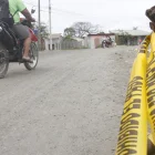 Referencial.Cinta policial delimita la zona en Chone, Manabí, donde se reportó la masacre que dejó cuatro víctimas mortales.