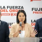 La derechista Keiko Fujimori (c), candidata a la Presidencia de Perú, habla este 17 de mayo de 2026, en una rueda de prensa, en Lima (Perú).