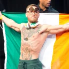 Conor McGregor al llegar al pesaje antes de la pelea con Floyd Mayweather en el estadio MOBILE en Las Vegas, Nevada