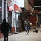 En tiempo de toque queda los negocios cierran más temprano y con ello se pierde de vender.