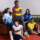 Djorkaeff Reasco, jugador de IDV, modeló la campaña mundialista de la marca ecuatoriana Redskins.