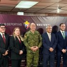 El general Ricardo Cajas (c) asumió la presidencia del Club Deportivo El Nacional el 17 de diciembre de 2025, tras la renuncia de Marco Vinicio Pazos.