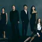 El elenco de Hope posa en Cannes 2026, donde la película de ciencia ficción se ha convertido en uno de los estrenos más comentados del festival.