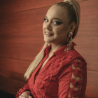 La artista ecuatoriana prepara el lanzamiento de nuevas canciones mientras continúa con Las Damas de Oro.