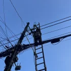 La gestión energética del Gobierno enfrenta cuestionamientos por retrasos en proyectos y soluciones temporales para evitar apagones.