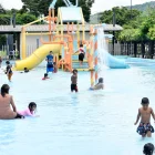 Los parques acuáticos y lagunas artificiales están habilitadas.