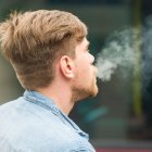 Especialistas explican cómo la nicotina modifica los circuitos cerebrales relacionados con el placer, la motivación y el control de impulsos.