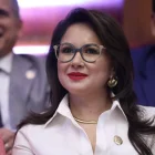 Imagen referencial de la ministra Nathalie Morillo, quien afirmó la compra directa de fármacos a la India y la reestructuración de la distribución hospitalaria.
