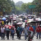 Personas participan en una manifestación de la Coordinadora Nacional de Trabajadores de la Educación (CNTE) este martes, en Ciudad de México (México).