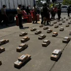La droga estaba oculta en un camión que cargaba cajas de banano.