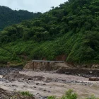 El dique permeable del río Coca se construyó a 7,8 kilómetros de distancia de las obras de captación de Coca Codo Sinclair.