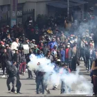 Campesinas y transportistas protestan en las calles de La Paz en medio de la crisis política y económica.