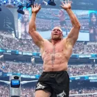 Brock Lesnar asimila la derrota en el escenario más grande de todos.