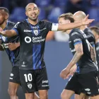 Júnior Sornoza convirtió de penalti el 1-0 de IDV ante Rosario Central.