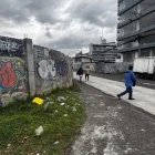Más de 15 años de abandono tiene la edificación ubicada detrás de la matriz del IESS, en la 10 de Agosto y Bogotá, en Quito.