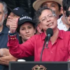 Fotografía  del 1 de mayo de 2026 que muestra al presidente de Colombia, Gustavo Petro (c), pronunciando un discurso en Medellín (Colombia)