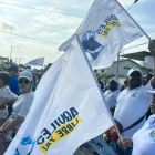 Los simpatizantes de Aquiles Álvarez se movilizaron en buses hacia Santa Elena.