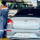 Vehículos acuden a los centros de revisión técnica vehicular en Guayaquil para cumplir con el proceso obligatorio de matriculación.