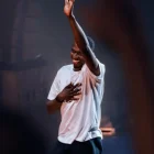 Willian Pacho celebra la Champions League con PSG al ritmo de Jombriel.