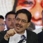 El candidato presidencial Iván Cepeda, del partido izquierdista Pacto Histórico, habla durante una rueda de prensa tras conocerse los resultados electorales, este domingo 31 de mayo en Bogotá.