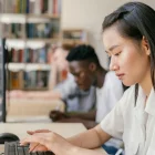 Jóvenes ecuatorianos podrán estudiar y trabajar en Australia durante un año con una visa especial.