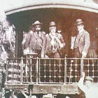 Eloy Alfaro construyó una red de ferrocarriles que posibilitó comunicarse a los ecuatorianos de las distintas regiones. Fue un estadista, patriota y honesto al servicio del país.