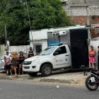 La policía investiga el hecho si tiene relación con un allanamiento en la misma casa.