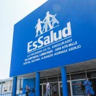 La alta rotación de autoridades y cambios estructurales han impactado la estabilidad financiera de EsSalud.