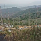 La afectación en los cerros de vía a la costa, entre ellos Cerro Azul, sigue ampliándose sin que se hayan generado acciones claras y efectivas para su control y amortiguamiento del impacto ecológico.