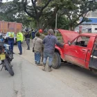 Una camioneta y un tráiler fueron dos de los vehículos involucrados en el siniestro de vía a la costa.