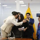 Diana Jácome recibió el apoyo de sus compañeros durante una rueda de prensa en la Asamblea Nacional Ecuador.