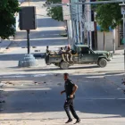 Hombres armados en una calle de Mogadiscio.