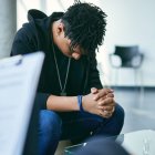 En el Mes de la Concienciación sobre la Salud Mental Masculina, especialistas destacan la necesidad de crear espacios seguros para hablar de ansiedad, estrés y depresión.