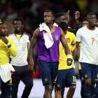 Willian Pacho (c) es uno de los más sólidos defensores de Ecuador para el Mundial 2026.