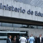 Instituciones educativas enfrentan procesos complejos que, según gremios, dificultan la gestión y transparencia.