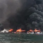 Incendio en el puerto de Manta dejó dos heridos y afectó ocho embarcaciones.