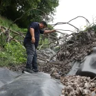 Bosques de la Costa. En la ciudadela de vía a la costa temen que los deslaves continúen y terminen afectando a las viviendas.