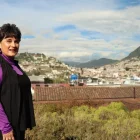 Mónica Moreira y su esposo José María Sáez llegaron a su casa en la Galápagos, hace 31 años. La han ido interviniendo poco a poco, desde la terraza la vista es increíble.