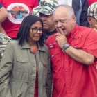La presidenta encargada de Venezuela, Delcy Rodríguez (c.i.), y el ministro de Interior, Justicia y Paz, Diosdado Cabello (c.d.), en Caracas (Venezuela).