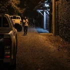 Agentes de la Policía Nacional acudieron hasta la vivienda de la activista Monika Silva, este lunes 8 de junio.