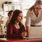 Más que prohibir herramientas como ChatGPT, los expertos proponen enseñar a utilizarlas con criterio y convertirlas en aliadas para el aprendizaje significativo.