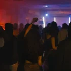 Referencia. Autoridades intervienen fiesta clandestina en Conocoto donde se encontraron cerca de mil asistentes y 200 menores de edad.