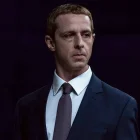 Jeremy Strong como Mark Zuckerberg
