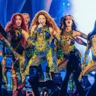 Natalia Palomares, integrante del cuerpo de baile de Shakira,  durante una presentación.