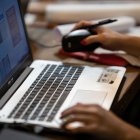 Especialistas en derecho y filosofía coinciden en que la inteligencia artificial puede asistir procesos humanos, pero no reemplazar la deliberación, la ética ni la responsabilidad social.