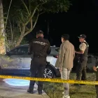 La Policía levantó indicios en la escena donde ocurrió el presunto sicariato en la vía a Cumbayá.