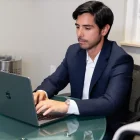 La experiencia de Hassain Vejar refleja cómo el conocimiento y liderazgo ecuatorianos pueden generar impacto más allá de las fronteras.