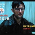 Ohm Bauman, interpretado por Adam Scott, enfrenta una pesadilla marcada por el duelo, la culpa y la leyenda de una bruja en Hokum, la maldición de la bruja.