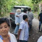 Llegada de la mamá de Monika Silva a Montañita en la casa de su hija.